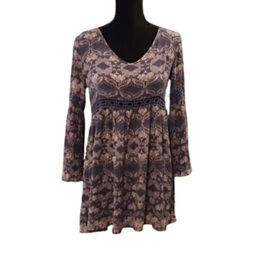 [Anthropologie Patrons of Peace] Purple Flutter Top - Size S